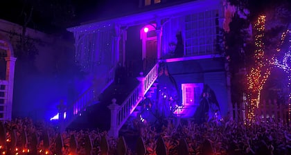 Charming 2.5 bedroom 1 bath house with Heated floor, WiFi in peaceful San Rafael