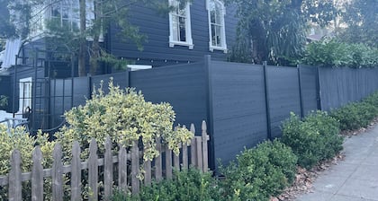 Charming 2.5 bedroom 1 bath house with AC, WiFi in peaceful San Rafael