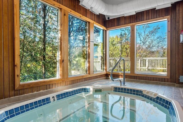 Interior - The Blizzard of Oz: 3BR Condo with Gas Fireplace & Community Pool (Killington)