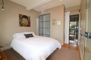 2 عدّة غرف نوم ومكواة/لوح كي وواي فاي مجانًا وملاءات أسرّة