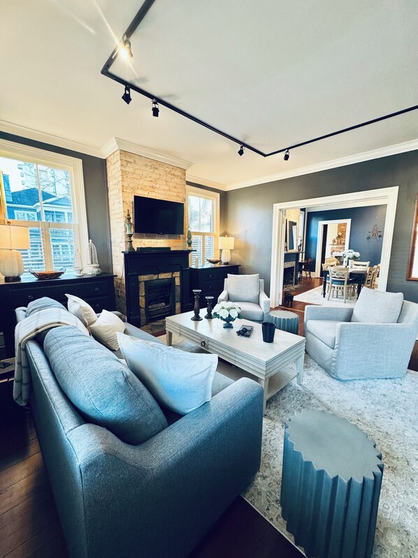 Smart-tv, en stereo och datorskärmar