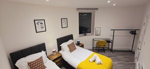 1 bedroom, iron/ironing board, WiFi, bed sheets - Charming 1-bedroom apartment in vibrant Reading with WiFi (Reading)