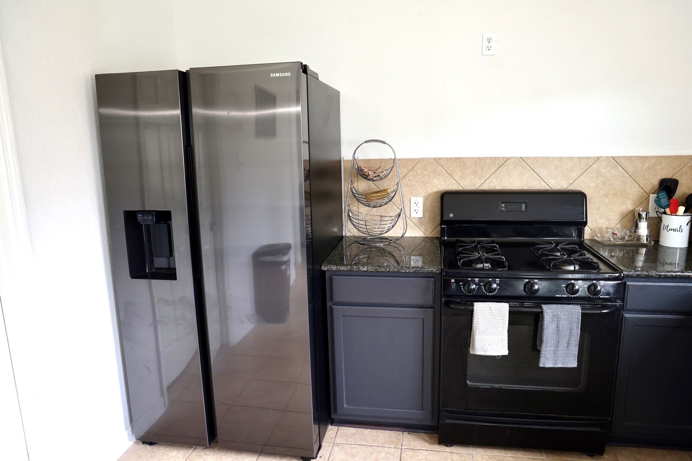 雪櫃、微波爐、焗爐、爐具