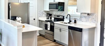 Cielo’s Retreat, A Charming 3-bedroom farmhouse in McKinneyprincenton