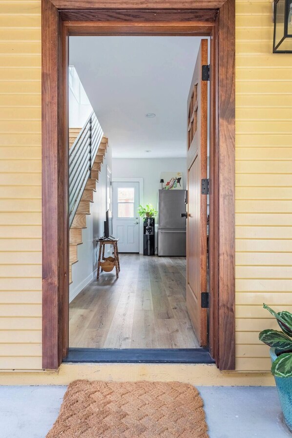 Interior - Charming 1-bedroom house with AC and WiFi in lovely Fullerton (Fullerton)