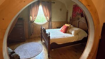 4 bedrooms, free WiFi, bed sheets