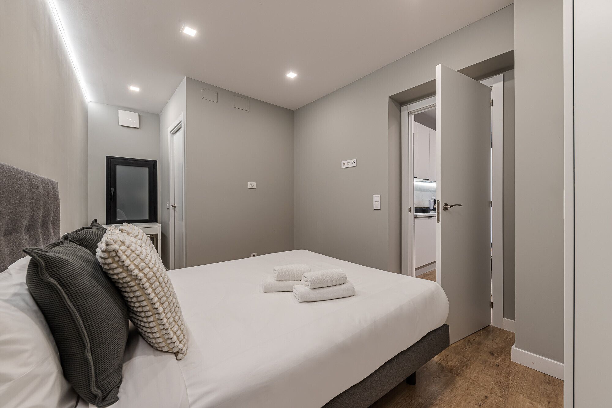 1 chambre, fer et planche à repasser, Wi-Fi gratuit, draps fournis