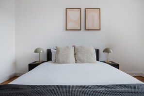 2 slaapkamers, een strijkplank/strijkijzer, wifi, beddengoed