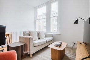 TV, stereo - Blueground | Notting Hill, w/d, nr Hyde Park (London)