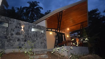 Vista frontal de la propiedad