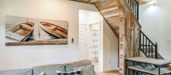 TWO PEAKS-South: New Cozy Cabin-Vaulted Wood Ceiling-Near Lake Texoma & Casinos.