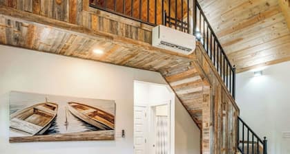 TWO PEAKS-South: New Cozy Cabin-Vaulted Wood Ceiling-Near Lake Texoma & Casinos.