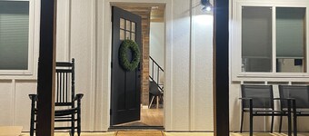 TWO PEAKS-South: New Cozy Cabin-Vaulted Wood Ceiling-Near Lake Texoma & Casinos.