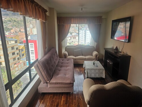 Sunny, Central, Comfortable & Equipped Apartment