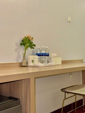 Quarto casal luxo, vista para a cidade | Minibar