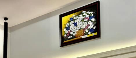 Chambre Deluxe double, vue sur la ville | Articles de minibar gratuits, décor unique, ameublement unique, bureau