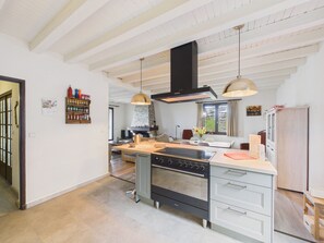 Fridge, oven, dishwasher, coffee/tea maker