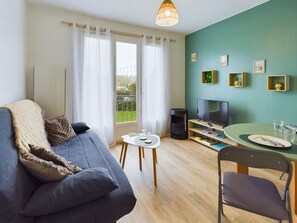 TV - 100 m from the beach, 2 adults and 2 children (Fouesnant)