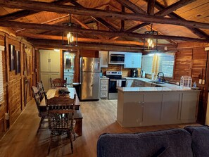 雪櫃、微波爐、焗爐、爐具