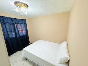 3 bedrooms, iron/ironing board, WiFi