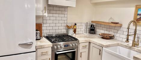 Ofen, Herdplatte, Geschirrspüler