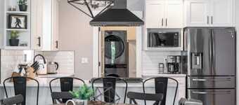 Charmer Downtown 3BR Home w Free Parking near UofO