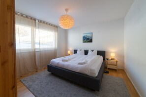 3 bedrooms, free WiFi, bed sheets - Säntis 8-person holiday apartment with magnificent mountain views (Wildhaus)
