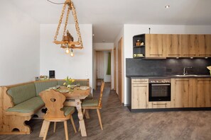 Kühlschrank, Ofen, Herdplatte, Geschirrspüler