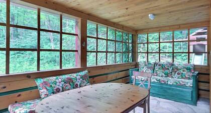 Chalet LeSuisse-Beautiful Mountain Views, Spa, Nature