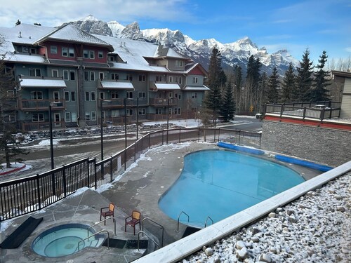 Canmore 2 bedroom condo in Canmore with heated outdoor pool