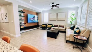 Smart TV, computer monitors