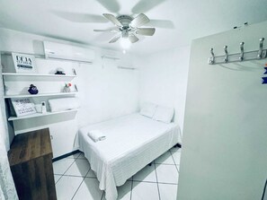 3 slaapkamers, een strijkplank/strijkijzer, wifi