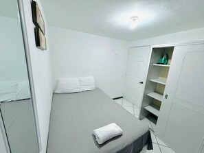 3 habitaciones, tabla de planchar con plancha y wifi 