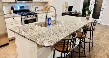 4BR retreat: 15m from Downtown and the Domain