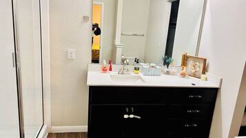 Shower, bidet, towels, soap