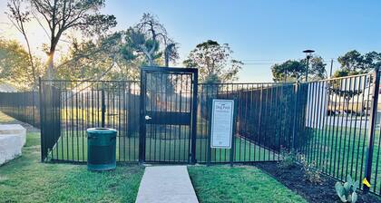 4BR retreat: 15m from Downtown and the Domain