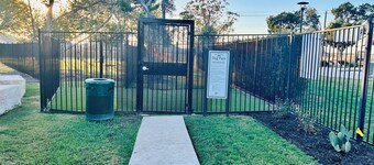4BR retreat: 15m from Downtown and the Domain