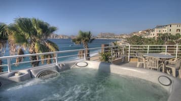 Executive Double Room, Kitchen, Ocean View | Terrace/patio