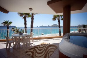 Presidential Triple Room, Kitchen, Oceanfront | Terrace/patio - Villa del Palmar (Cabo San Lucas)
