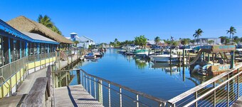 New - Waterfront Home in Port Salerno - Stuart - Private Boat Dock & Boat Lift - Community Pool.