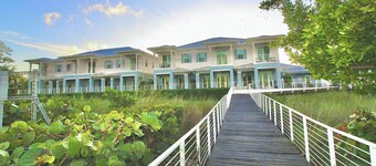 Manatee Isle New Build - Waterfront Home - Private Boat Dock & Lift - Community Pool.