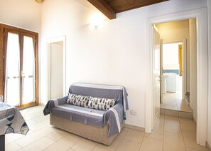 Living area - Mirna in the center of Marina di Campo renovated with air conditioning (Campo nell'Elba)