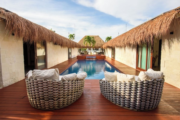 Outdoor pool, a heated pool