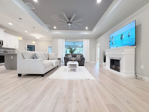 Newly Built Gulf Coast "Immaculate Bright Home"