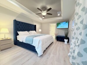 3 habitaciones, tabla de planchar con plancha, wifi y ropa de cama 