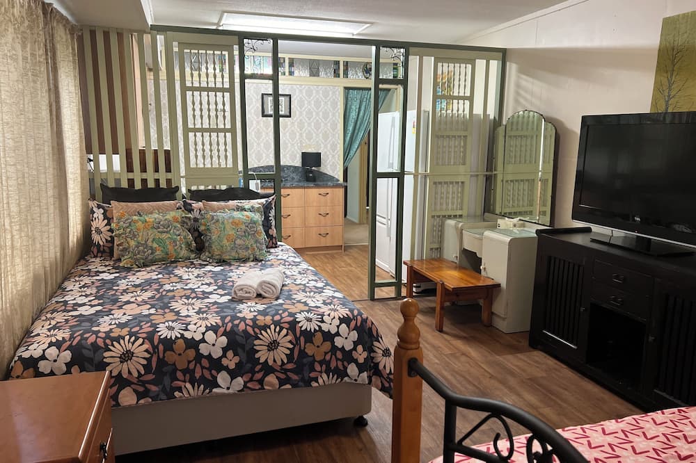 XYL guests house