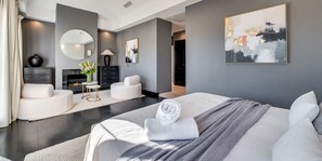 5 bedrooms, iron/ironing board, internet, bed sheets - VILLA MILKA LUXURY ACCOMMODATION (Nueva Andalucía)