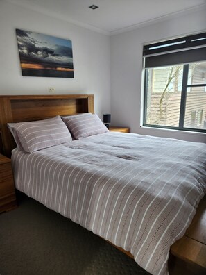 5 bedrooms, iron/ironing board, travel crib, free WiFi