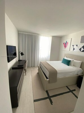 2 bedrooms, desk, iron/ironing board, WiFi