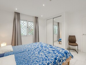 2 Schlafzimmer, Schreibtisch, Internetzugang